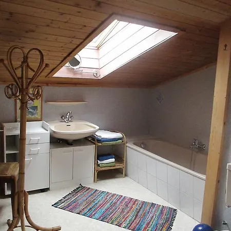 Zur Traube Han/Misafirhane Pettneu am Arlberg